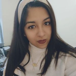 Meet your Posher, Esteffany verónica